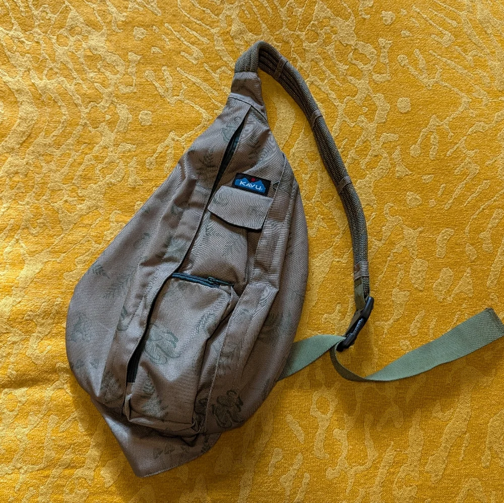 Kavu Slingbag - Picture 1 of 3